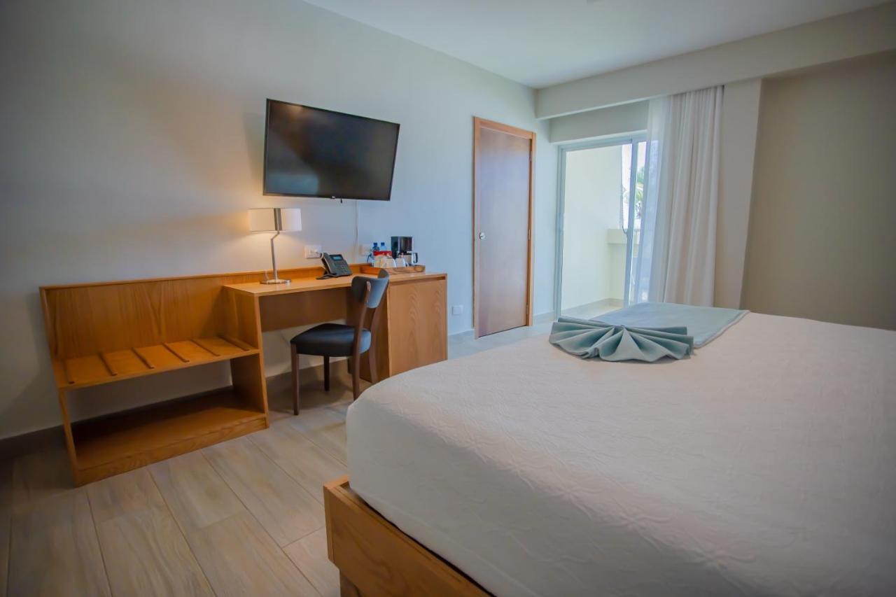 Coral Costa Caribe Beach Resort Хуан Долио Екстериор снимка