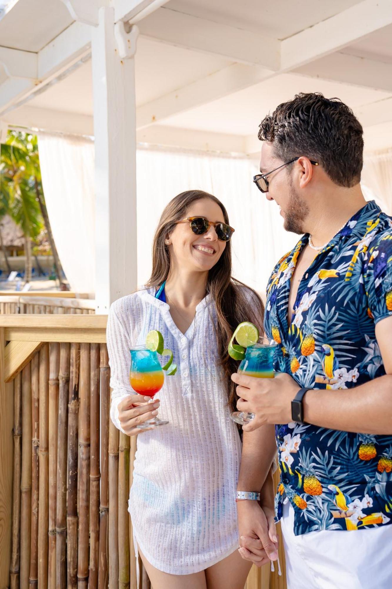Coral Costa Caribe Beach Resort Хуан Долио Екстериор снимка