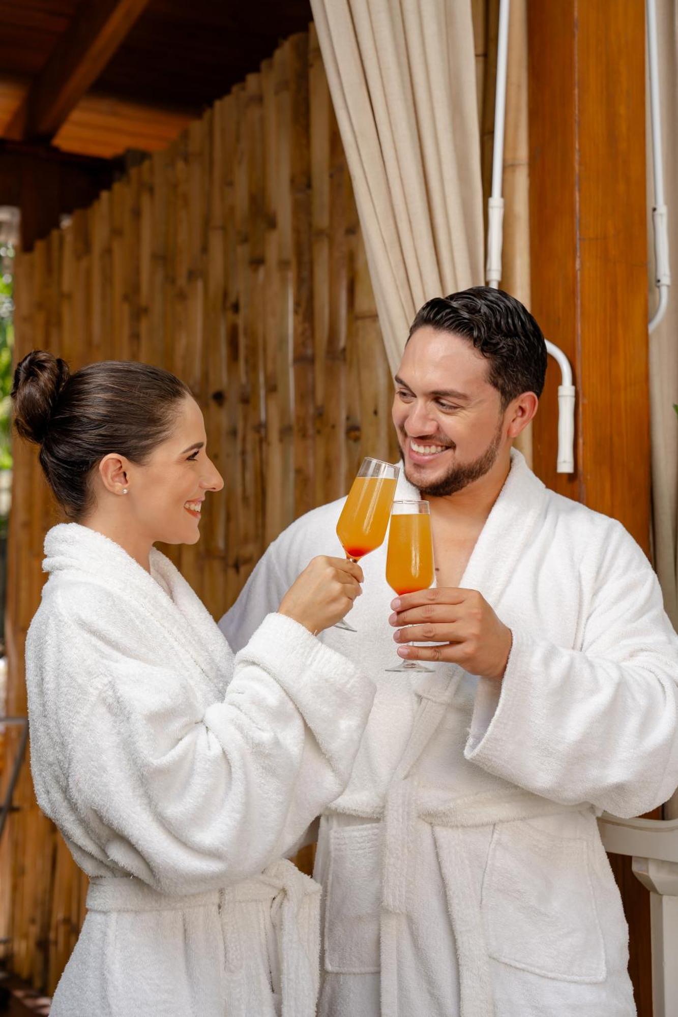 Coral Costa Caribe Beach Resort Хуан Долио Екстериор снимка