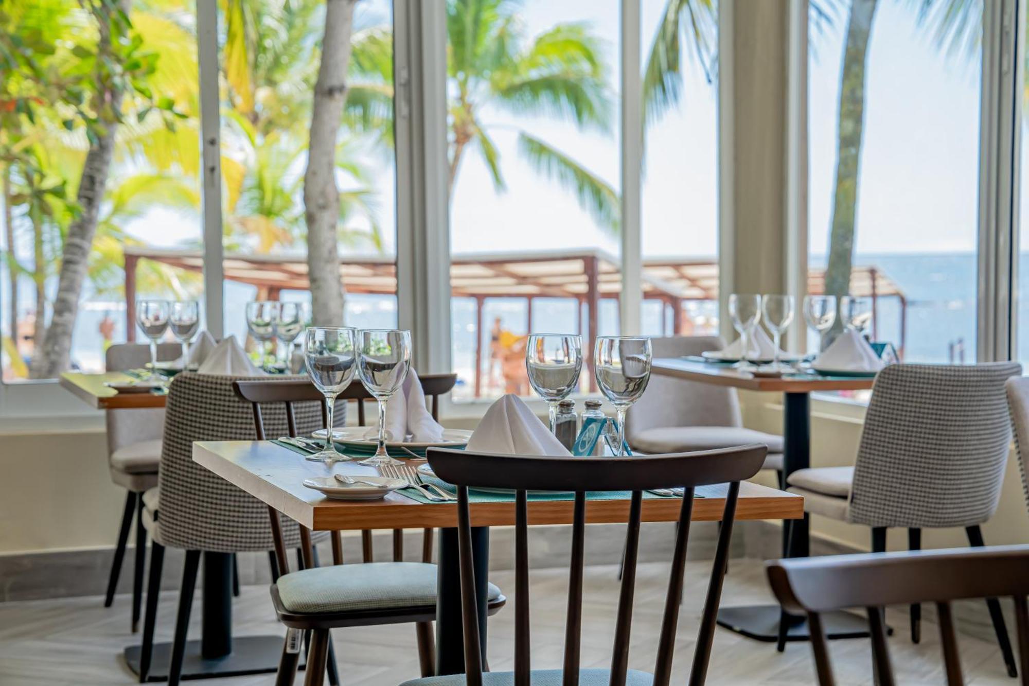 Coral Costa Caribe Beach Resort Хуан Долио Екстериор снимка