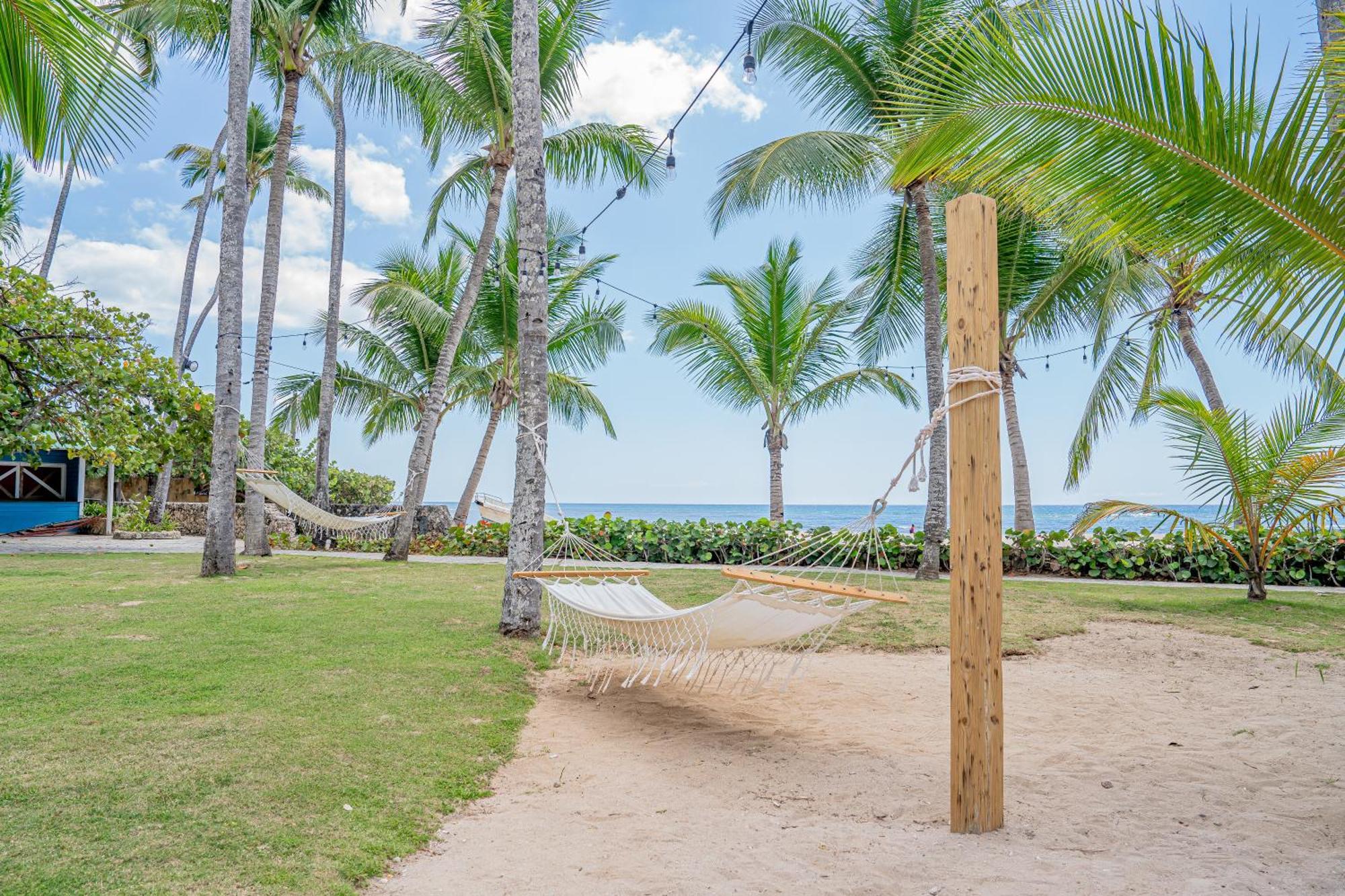 Coral Costa Caribe Beach Resort Хуан Долио Екстериор снимка