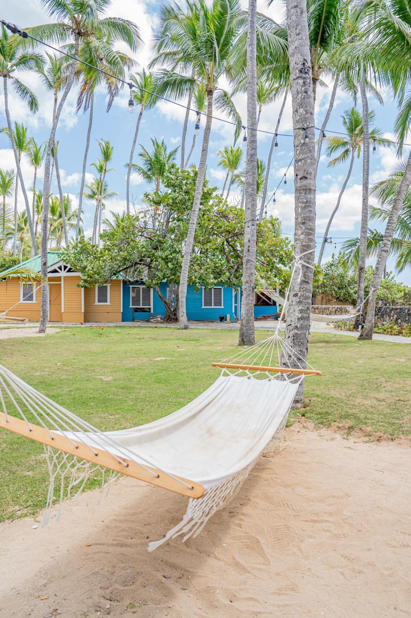 Coral Costa Caribe Beach Resort Хуан Долио Екстериор снимка